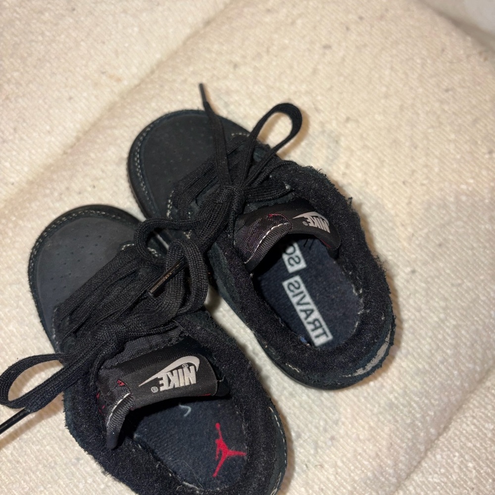 Nike black Travis Scott Jordan sneakers - Picture 3 of 5